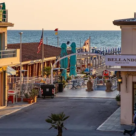 アパート Vistamare, Superior On Viareggio's Promenade ヴィアレッジョ